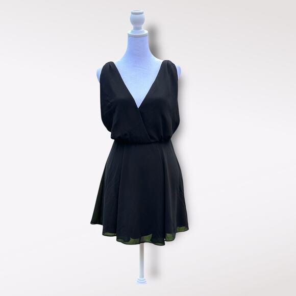 Show me‎ your Mumu Black Corinne Crossover Mini Dress NWT Size XS Dance Party - Picture 1 of 9